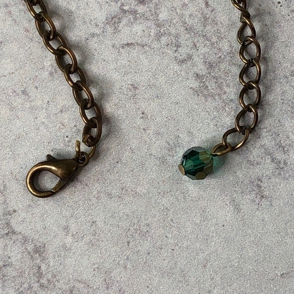 Beaded pendant on 24 inch chain. - Picture 6 of 9